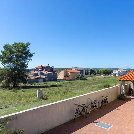 Tina - A1 Ground Floor - Mpolo Apartment